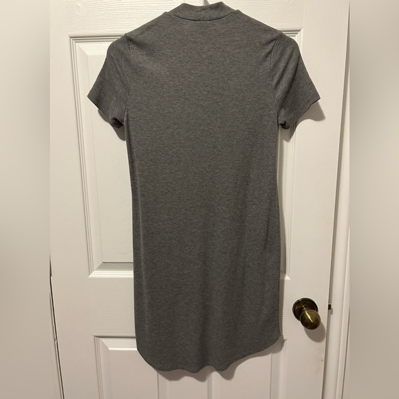 Gray turtleneck dress - Picture 2 of 2